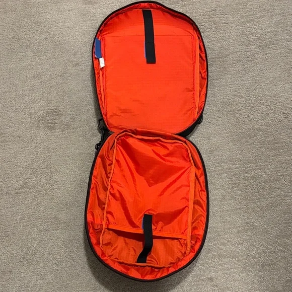 cotopaxi 13 L Chasqui Sling Bag Sling Black with Orange Accents - Picture 5 of 5